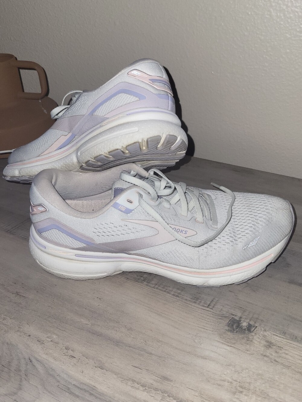 Brooks Women's Athletic Running Shoes Light Gray Pink Lavender Size 9.5 Ghost 15